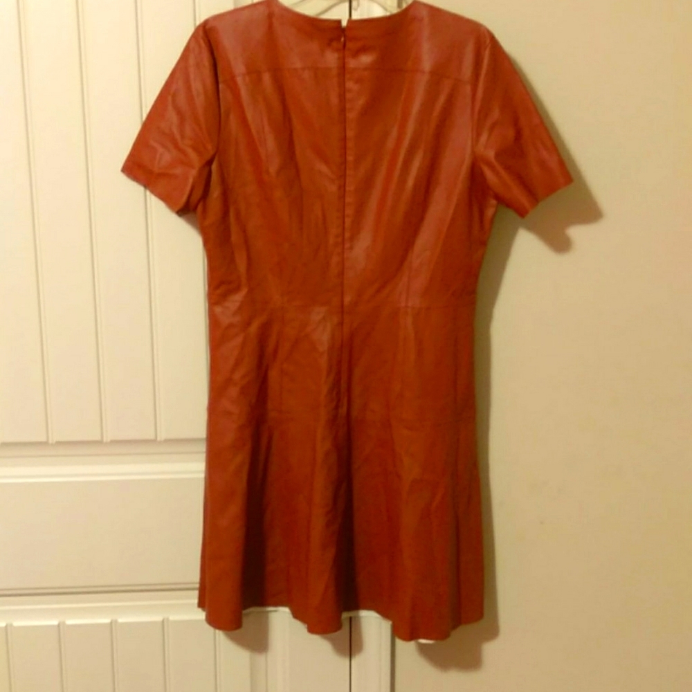 Dress - Picture 2 of 2